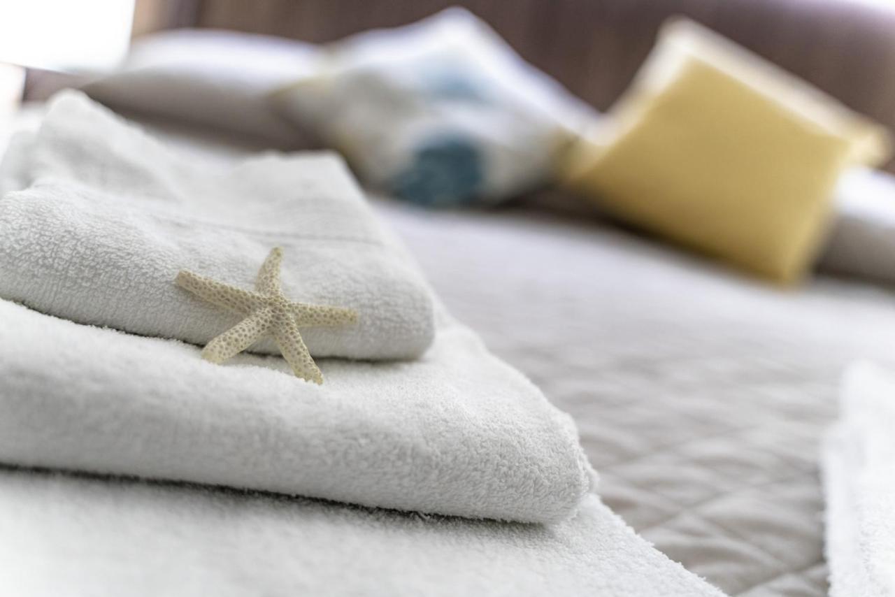 Perla Di Mare Appartamenti カステッルッツォ エクステリア 写真