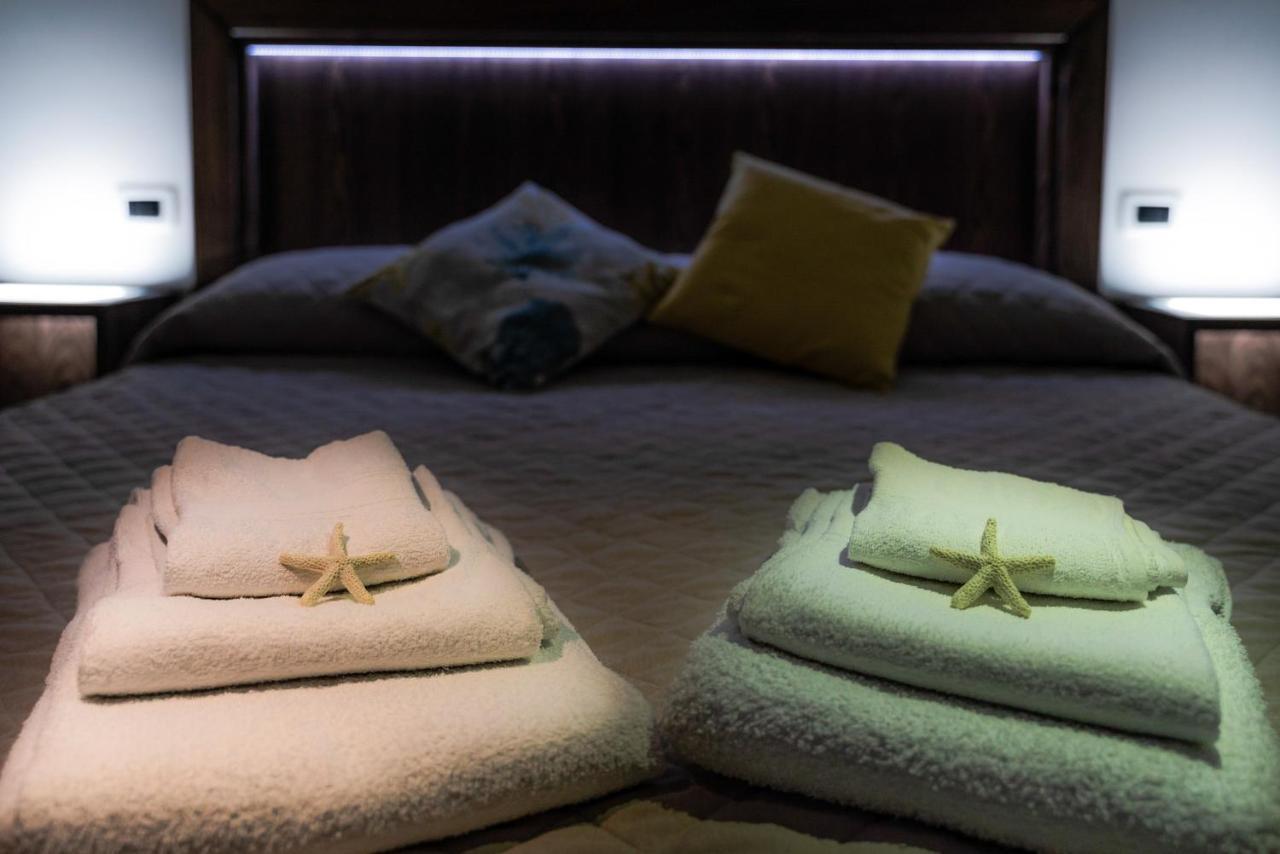 Perla Di Mare Appartamenti カステッルッツォ エクステリア 写真